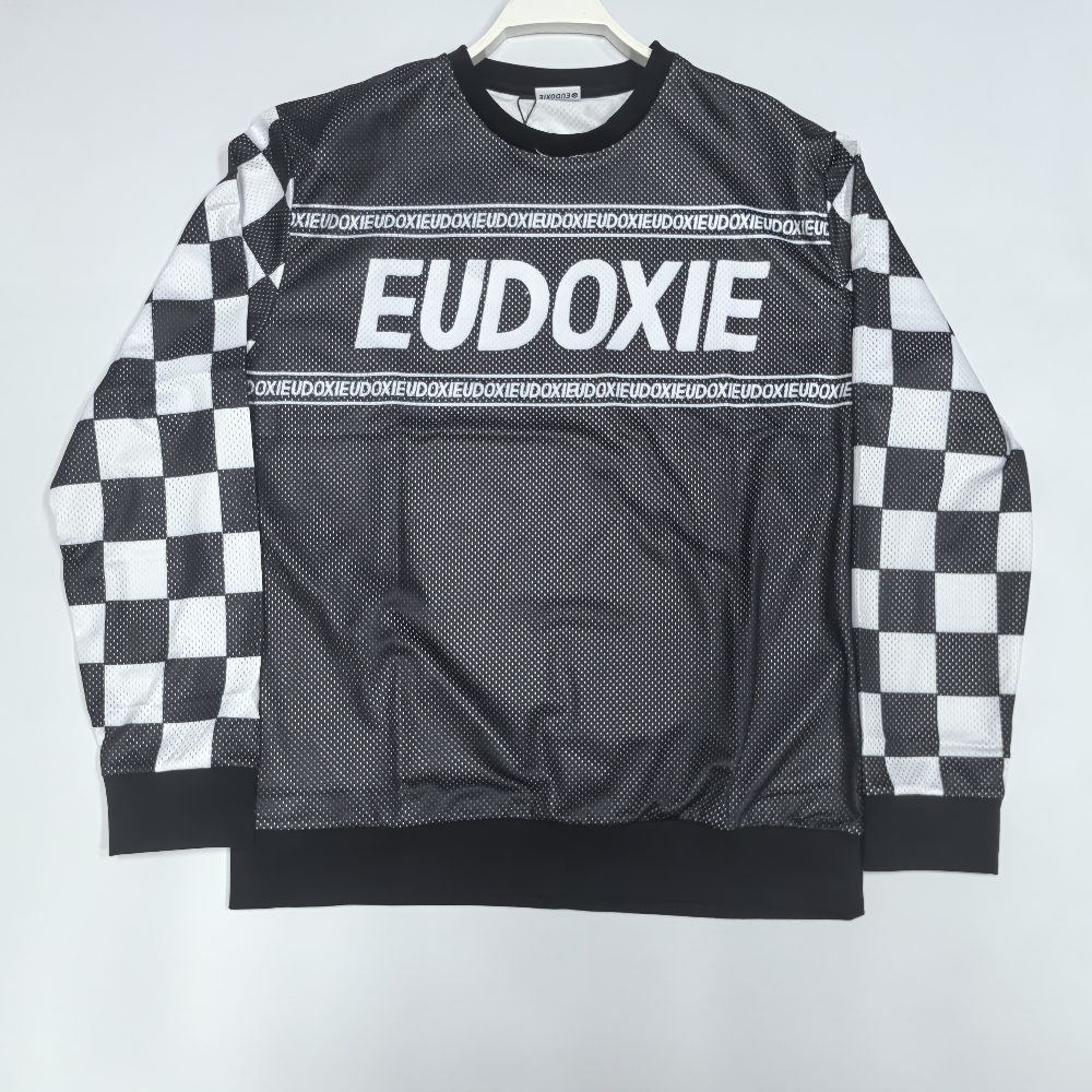 Digital printed perforated long-sleeved T-shirt with double round neck